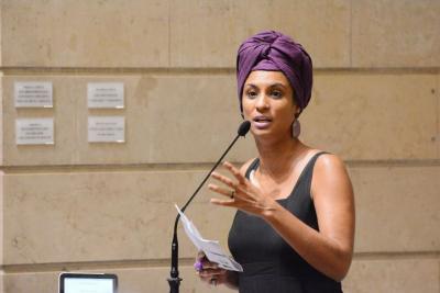 Policial acusado de matar Marielle Franco pede retorno para presídio no RJ