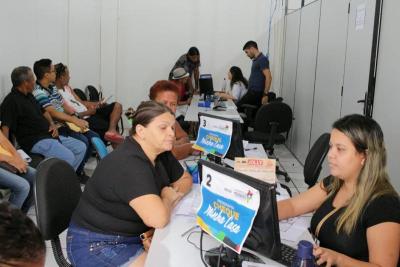 Os resultados estão disponíveis na internet, por meio da internet.