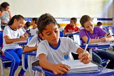 alunos em sala de aula