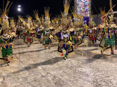 bloco de carnaval em passarela