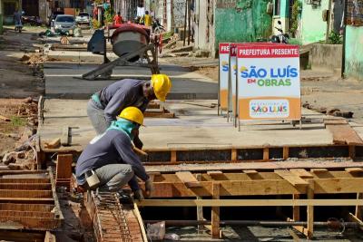 São Luís: João Paulo e Liberdade recebem obras de drenagem e pavimentação