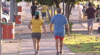 Avenida Litorânea em São Luís registra intensa movimentação