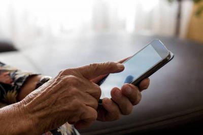 Idosos são os principais alvos de golpes na internet 