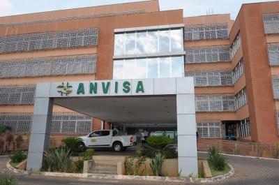 Anvisa autoriza uso emergencial de coquetel contra a covid-19