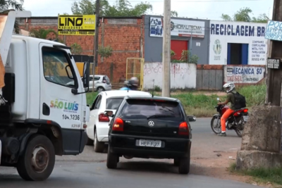 Falta de sinalização e imprudência coloca em risco vida de moradores do bairro Maracanã