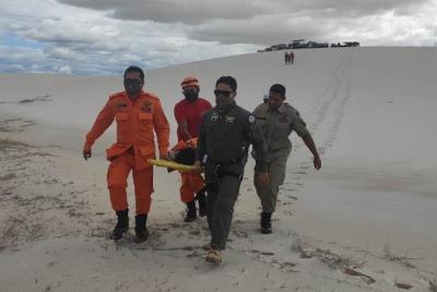 Carro capota em duna e deixa criança ferida em Barreirinhas