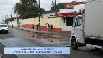 Esgoto causa transtornos em avenida do bairro Jórdoa