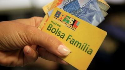 Auxílio emergencial é pago a beneficiários do Bolsa Família com NIS 4