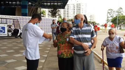 Centro de Vacinação tem movimento intenso no fim de semana