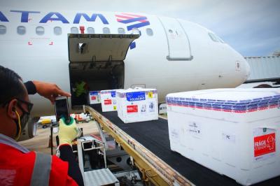 Maranhão recebe 300 mil doses extras de vacinas contra Covid-19