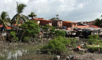 Caema realiza ação para orientar moradores sobre saneamento básico