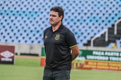 Sampaio Corrêa anuncia saída do técnico João Brigatti