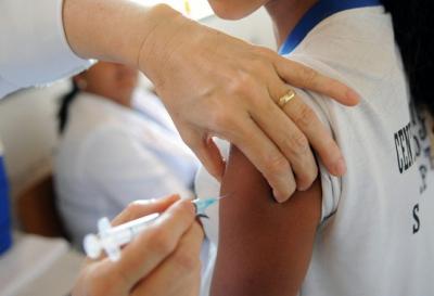 Especialistas alertam para vacinação contra HPV em adolescentes