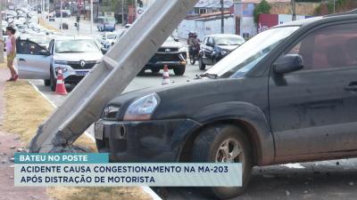 Acidente causa congestionamento na MA-203 após distração de motorista