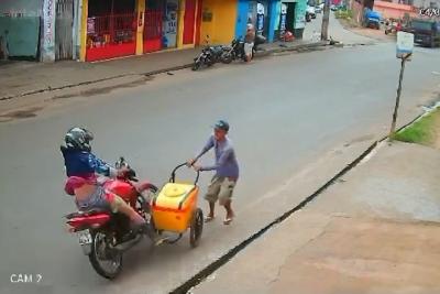 Vendedor de picolé atropelado está hospitalizado estado grave