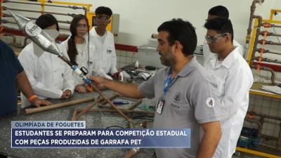 Estudantes se preparam para competição de foguetes produzidos com garrafa pet