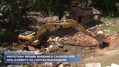 Prefeitura recupera barranco causado por deslizamento no bairro Fumacê