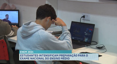 Estudantes seguem a todo vapor com as preparações para o exame nacional do ensino médio 