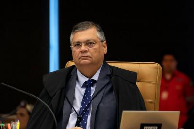 Dino suspende pagamento de R$ 4,2 bilhões em emendas 