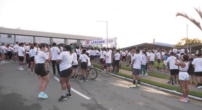 ‘Alema 190 anos’: corrida reúne cerca de 3 mil participantes com premiações, troféus e medalha