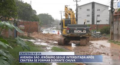 Após fortes chuvas, cratera se abre no bairro Cruzeiro de Santa Bárbara, em SL