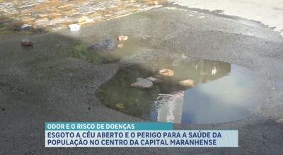 Moradores reclamam de esgoto a céu aberto no Centro da capital