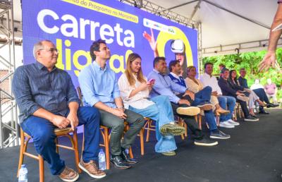 Escolas da rede estadual recebem o programa Carreta Digital para capacitação profissional