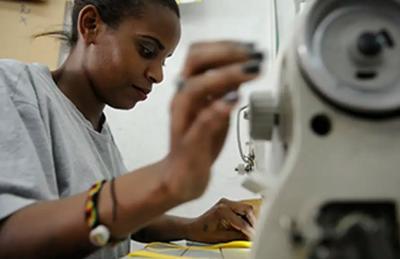 Setor de serviços não financeiros do Brasil bate recorde e emprega 15,2 milhões, diz IBGE