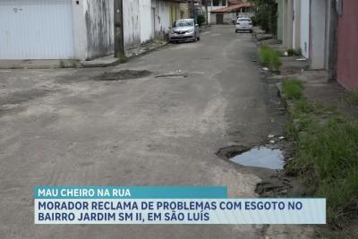 Esgoto estourado no Jardim SM 2 causa transtornos e moradores pedem solução