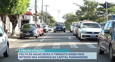 Volta às aulas deixa o trânsito ainda mais intenso nas avenidas da capital