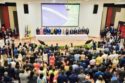 Prefeito e vereadores tomam posse e elegem mesa diretora da Câmara de São Luís