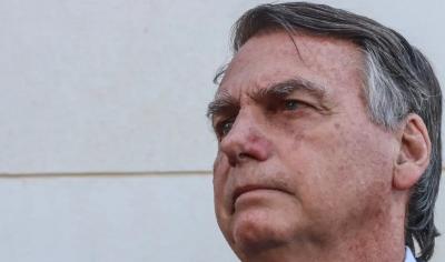 Com Bolsonaro hospitalizado, defesa volta a reclamar prisão domiciliar