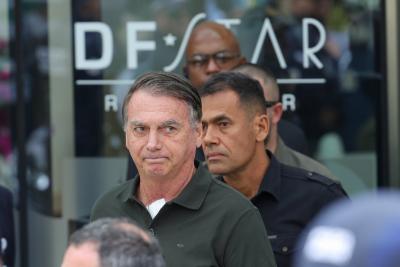 Moraes autoriza Bolsonaro a fazer exames hospitalares após queda da cama 