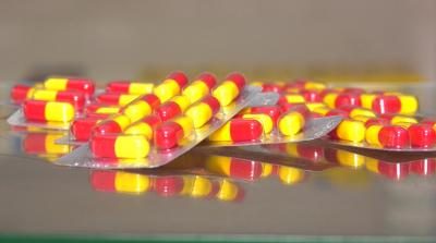 Farmácias são obrigadas a recolher medicamentos vencidos e orientar descarte correto