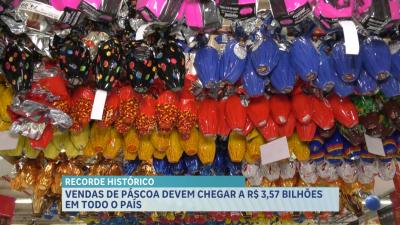 Mesmo com preços mais altos, procura por chocolates aquece vendas na Páscoa
