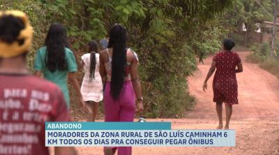 Moradores do Cajueiro enfrentam falta de ônibus e caminham quilômetros para pegar transporte público