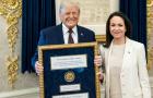 Trump recebe medalha do Nobel de María Corina Machado: ‘Pelo trabalho que realizei’