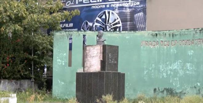 Moradores denunciam abandono de praça no Retiro Natal